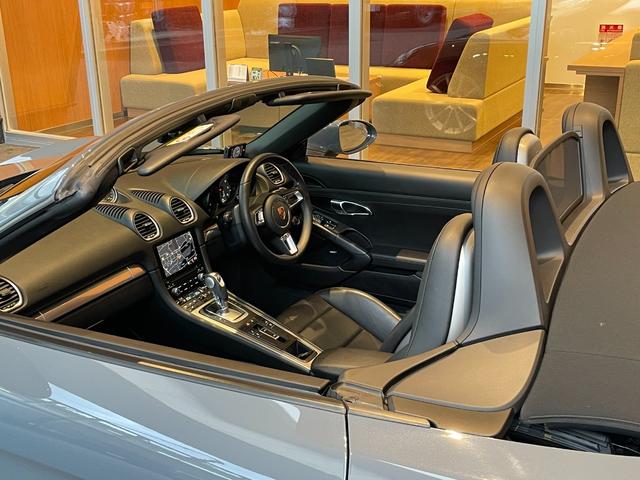 ７１８ボクスター ７１８ボクスターＳ　スポーツクロノＰＫＧ　ＰＡＳＭ　ＢＯＳＥ　純正ナビ　バックカメラ　黒革　シートヒーター　キセノンヘッドライト　オートライト　１９インチＡＷ　センターカラークレスト　スポーツテールパイプ　オートエアコン（75枚目）
