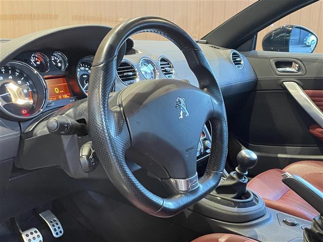 RCZ マグネティック 20台限定車 社外ナビ TV バックカメラ 赤革 シートヒーター メモリ機能付パワーシート キセノンライト オートライト 19インチAW クルーズコントロール デジタルインナーミラー型ドラレコ ETC(5枚目)