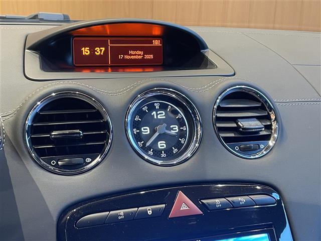 RCZ マグネティック 20台限定車 社外ナビ TV バックカメラ 赤革 シートヒーター メモリ機能付パワーシート キセノンライト オートライト 19インチAW クルーズコントロール デジタルインナーミラー型ドラレコ ETC(10枚目)