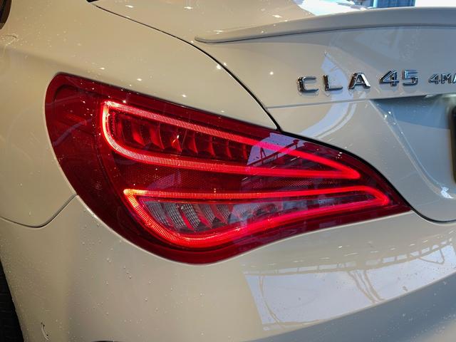 ＣＬＡ４５　ＡＭＧ　４マチック　レーダーセーフティＰＫＧ　パノラミックスライディングルーフ　純正ナビ　ＴＶ　バックカメラ　黒革　シートヒーター　パワーシート　キーレスゴー　パナメリカーナグリル　２０インチＡＷ　純正ＡＷ付き冬タイヤ有(77枚目)