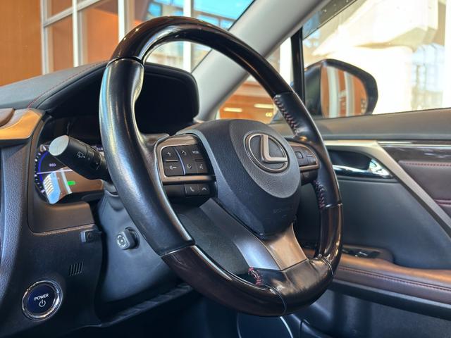 ＲＸ ＲＸ４５０ｈ　バージョンＬ　ＬｅｘｕｓＳａｆｅｔｙＳｙｓｔｅｍ　リヤエンターテイメントシステム　サンルーフ　ＨＵＤ　純正ナビ　ＴＶ　全方位カメラ　三眼ＬＥＤライト　茶革　エアシート　シートヒーター　パワーシート　２０インチＡＷ（26枚目）