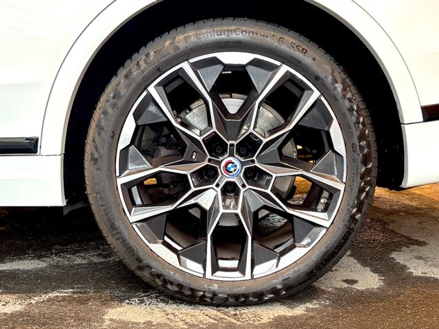 Ｘ７ ｘＤｒｉｖｅ　４０ｄ　Ｍスポーツ　Ｍスポーツパッケージプロ　スカイラウンジサンルーフ　２列目コンフォートシート　ＨＵＤ　ｈａｒｍａｎ／ｋａｒｄｏｎ　茶革　エアシート　２２インチＡＷ　Ｍカーボンファイバーインテリア　温冷カップホルダー（77枚目）