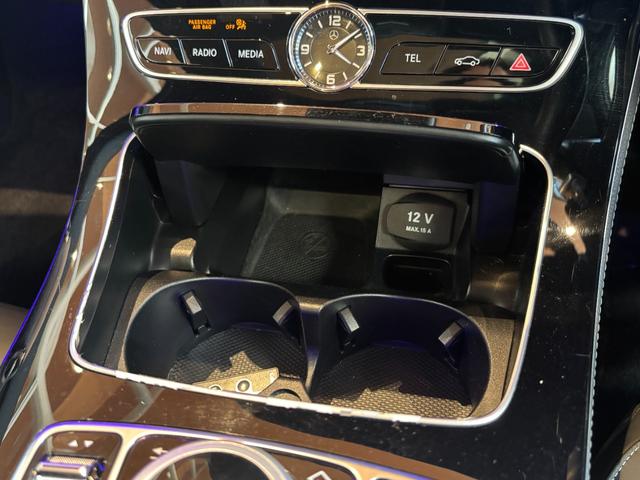 Ｅクラス Ｅ２００　アバンギャルド　スポーツ　レザーエクスクルーシブＰＫＧ　パノラミックスライディングルーフ　レーダーセーフティＰＫＧ　ＨＵＤ　Ｂｕｒｍｅｓｔｅｒ　３６０°カメラ　黒革　シートヒーター　パワーシート　ＬＥＤライト　パワートランク（22枚目）
