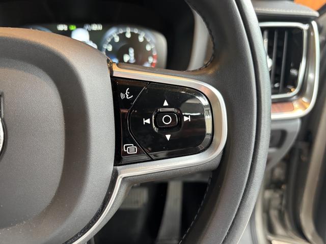 Ｖ６０ Ｂ５　インスクリプション　Ｂｏｗｅｒｓ＆Ｗｉｌｋｉｎｓ　パノラマサンルーフ　ＡＣＣ　ＬＫＡ　ＢＬＩＳ　ＨＵＤ　純正ナビ　ＴＶ　全方位カメラ　茶革　エアシート　シートヒーター　パワーシート　ＬＥＤヘッドライト　オレフォス製シフト（33枚目）
