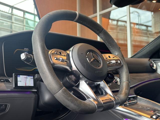 ＧＴ ４ドアクーペ ５３　４マチック＋　ＡＭＧダイナミックプラスＰＫＧ　フルレザー仕様　レーダーセーフティＰＫＧ　ＨＵＤ　Ｂｕｒｍｅｓｔｅｒ　３６０°カメラ　黒半革　エアシート　シートヒーター　２１インチＡＷ　イエローブレーキキャリパー（5枚目）