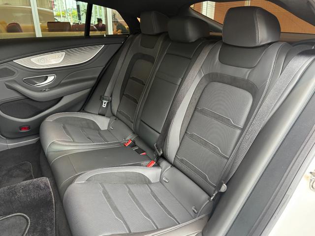 ＧＴ ４ドアクーペ ５３　４マチック＋　ＡＭＧダイナミックプラスＰＫＧ　フルレザー仕様　レーダーセーフティＰＫＧ　ＨＵＤ　Ｂｕｒｍｅｓｔｅｒ　３６０°カメラ　黒半革　エアシート　シートヒーター　２１インチＡＷ　イエローブレーキキャリパー（10枚目）