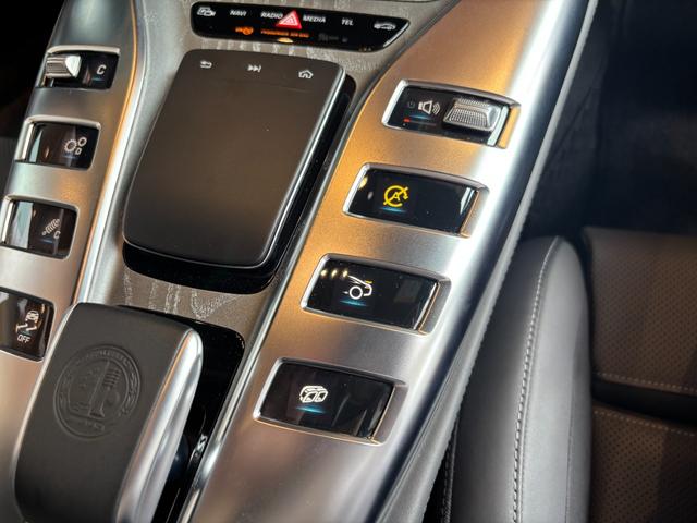 ＧＴ ４ドアクーペ ５３　４マチック＋　ＡＭＧダイナミックプラスＰＫＧ　フルレザー仕様　レーダーセーフティＰＫＧ　ＨＵＤ　Ｂｕｒｍｅｓｔｅｒ　３６０°カメラ　黒半革　エアシート　シートヒーター　２１インチＡＷ　イエローブレーキキャリパー（22枚目）