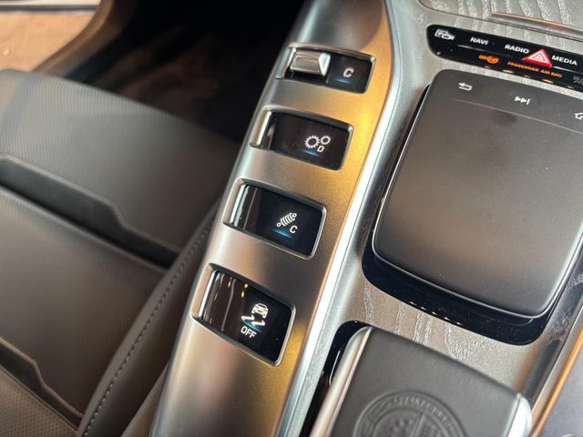 ＧＴ ４ドアクーペ ５３　４マチック＋　ＡＭＧダイナミックプラスＰＫＧ　フルレザー仕様　レーダーセーフティＰＫＧ　ＨＵＤ　Ｂｕｒｍｅｓｔｅｒ　３６０°カメラ　黒半革　エアシート　シートヒーター　２１インチＡＷ　イエローブレーキキャリパー（23枚目）