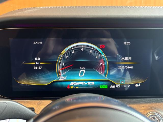 ＧＴ ４ドアクーペ ５３　４マチック＋　ＡＭＧダイナミックプラスＰＫＧ　フルレザー仕様　レーダーセーフティＰＫＧ　ＨＵＤ　Ｂｕｒｍｅｓｔｅｒ　３６０°カメラ　黒半革　エアシート　シートヒーター　２１インチＡＷ　イエローブレーキキャリパー（29枚目）
