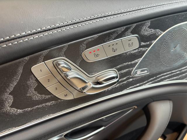 ＧＴ ４ドアクーペ ５３　４マチック＋　ＡＭＧダイナミックプラスＰＫＧ　フルレザー仕様　レーダーセーフティＰＫＧ　ＨＵＤ　Ｂｕｒｍｅｓｔｅｒ　３６０°カメラ　黒半革　エアシート　シートヒーター　２１インチＡＷ　イエローブレーキキャリパー（40枚目）