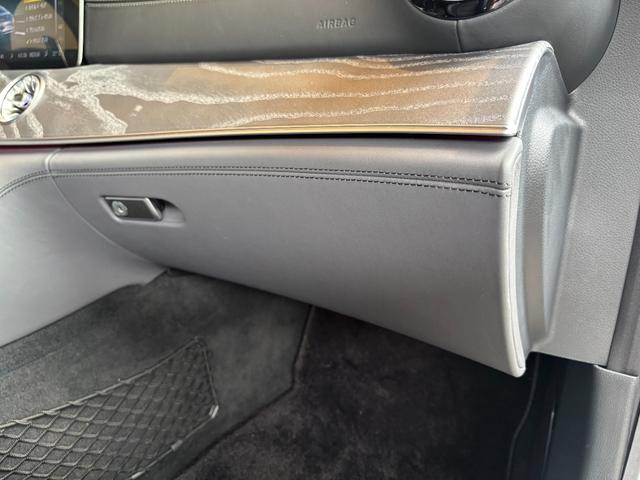 ＧＴ ４ドアクーペ ５３　４マチック＋　ＡＭＧダイナミックプラスＰＫＧ　フルレザー仕様　レーダーセーフティＰＫＧ　ＨＵＤ　Ｂｕｒｍｅｓｔｅｒ　３６０°カメラ　黒半革　エアシート　シートヒーター　２１インチＡＷ　イエローブレーキキャリパー（45枚目）