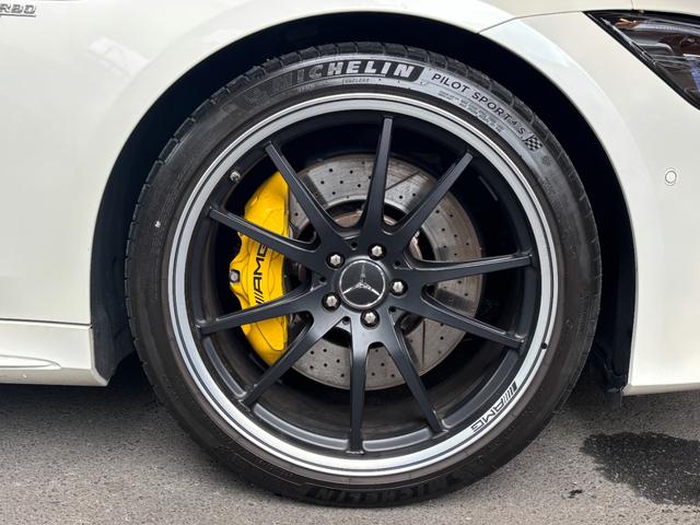 ＧＴ ４ドアクーペ ５３　４マチック＋　ＡＭＧダイナミックプラスＰＫＧ　フルレザー仕様　レーダーセーフティＰＫＧ　ＨＵＤ　Ｂｕｒｍｅｓｔｅｒ　３６０°カメラ　黒半革　エアシート　シートヒーター　２１インチＡＷ　イエローブレーキキャリパー（73枚目）
