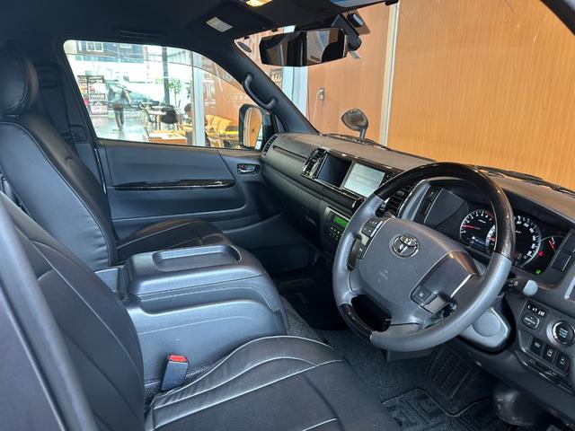 ハイエースバン スーパーGL ダークプライムII 衝突軽減システム LKA 社外ナビ バックカメラ 両側パワースライド LEDヘッドライト 社外LEDテールランプ フロントバンパーガード 17インチAWラギッドテレーンタイヤ 社外ベッドキット ETC(6枚目)