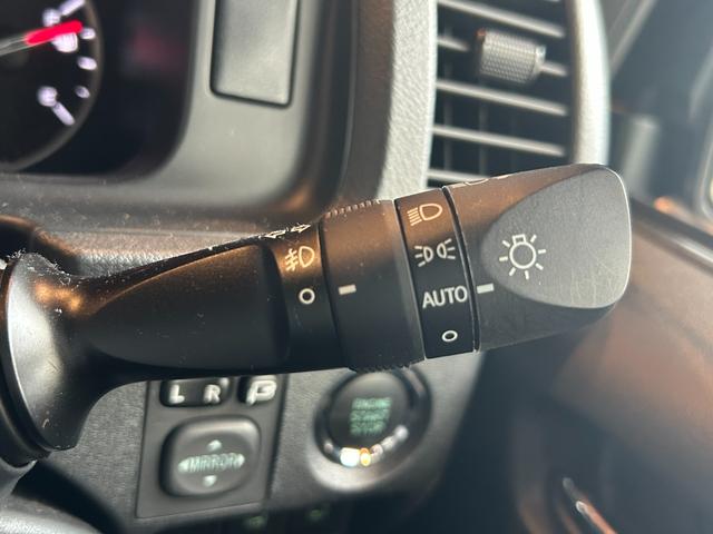 ハイエースバン スーパーGL ダークプライムII 衝突軽減システム LKA 社外ナビ バックカメラ 両側パワースライド LEDヘッドライト 社外LEDテールランプ フロントバンパーガード 17インチAWラギッドテレーンタイヤ 社外ベッドキット ETC(30枚目)