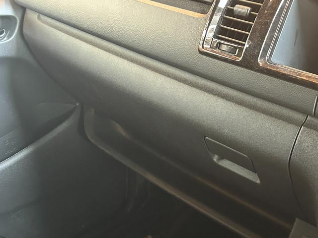 ハイエースバン スーパーGL ダークプライムII 衝突軽減システム LKA 社外ナビ バックカメラ 両側パワースライド LEDヘッドライト 社外LEDテールランプ フロントバンパーガード 17インチAWラギッドテレーンタイヤ 社外ベッドキット ETC(42枚目)