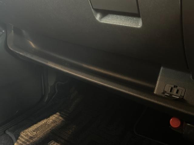 ハイエースバン スーパーGL ダークプライムII 衝突軽減システム LKA 社外ナビ バックカメラ 両側パワースライド LEDヘッドライト 社外LEDテールランプ フロントバンパーガード 17インチAWラギッドテレーンタイヤ 社外ベッドキット ETC(44枚目)