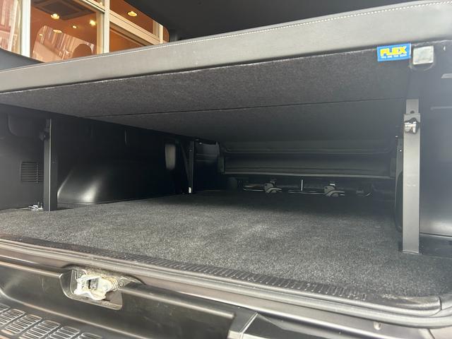 ハイエースバン スーパーGL ダークプライムII 衝突軽減システム LKA 社外ナビ バックカメラ 両側パワースライド LEDヘッドライト 社外LEDテールランプ フロントバンパーガード 17インチAWラギッドテレーンタイヤ 社外ベッドキット ETC(52枚目)