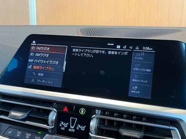 特別なクルマを選ぶための贅沢な空間をご用意。ゆったりと落ち着いた空間でコーヒーを飲みながら車選びをお楽しみください。