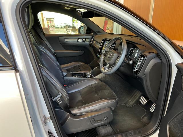 XC40 B4 AWD Rデザイン ACC LKA BLIS harman/kardon 純正ナビTV全方位カメラ 黒半革 シートヒーター パワーシート LEDヘッドライト 19インチAW パワーバックドア ETC ドラレコ 1オーナー(5枚目)