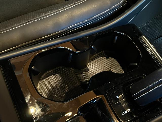 XC40 B4 AWD Rデザイン ACC LKA BLIS harman/kardon 純正ナビTV全方位カメラ 黒半革 シートヒーター パワーシート LEDヘッドライト 19インチAW パワーバックドア ETC ドラレコ 1オーナー(20枚目)