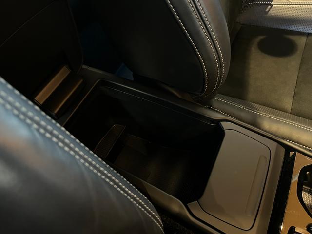 XC40 B4 AWD Rデザイン ACC LKA BLIS harman/kardon 純正ナビTV全方位カメラ 黒半革 シートヒーター パワーシート LEDヘッドライト 19インチAW パワーバックドア ETC ドラレコ 1オーナー(23枚目)