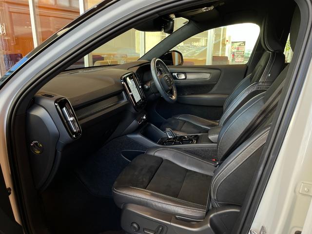 XC40 B4 AWD Rデザイン ACC LKA BLIS harman/kardon 純正ナビTV全方位カメラ 黒半革 シートヒーター パワーシート LEDヘッドライト 19インチAW パワーバックドア ETC ドラレコ 1オーナー(46枚目)