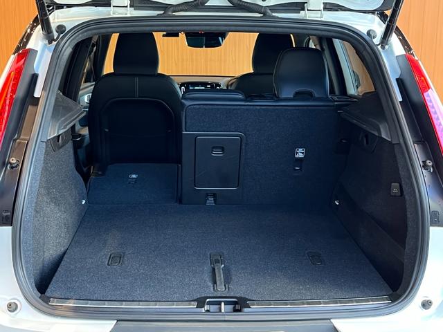 XC40 B4 AWD Rデザイン ACC LKA BLIS harman/kardon 純正ナビTV全方位カメラ 黒半革 シートヒーター パワーシート LEDヘッドライト 19インチAW パワーバックドア ETC ドラレコ 1オーナー(55枚目)