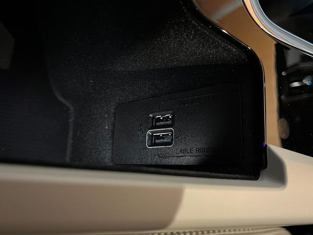 V60 クロスカントリー T5 AWD プロ harman/kardon HUD 純正ナビ TV 全方位カメラ 白革 エアシート シートヒーター パワーシート LEDヘッドライト 19インチAW パワーバックドア 液晶メーター ワンオーナー(26枚目)