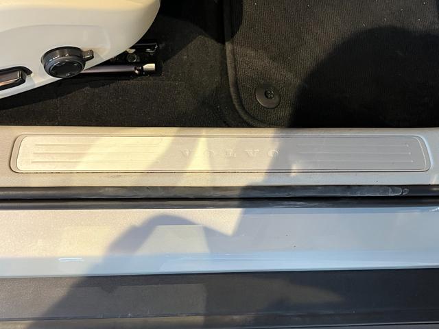 V60 クロスカントリー T5 AWD プロ harman/kardon HUD 純正ナビ TV 全方位カメラ 白革 エアシート シートヒーター パワーシート LEDヘッドライト 19インチAW パワーバックドア 液晶メーター ワンオーナー(38枚目)