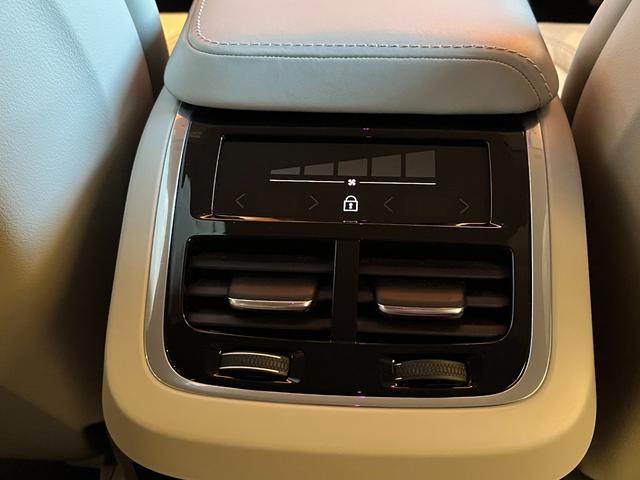 V60 クロスカントリー T5 AWD プロ harman/kardon HUD 純正ナビ TV 全方位カメラ 白革 エアシート シートヒーター パワーシート LEDヘッドライト 19インチAW パワーバックドア 液晶メーター ワンオーナー(46枚目)