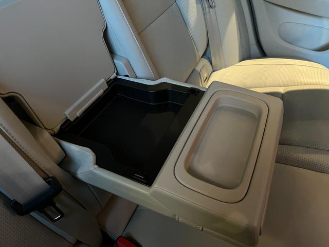 V60 クロスカントリー T5 AWD プロ harman/kardon HUD 純正ナビ TV 全方位カメラ 白革 エアシート シートヒーター パワーシート LEDヘッドライト 19インチAW パワーバックドア 液晶メーター ワンオーナー(47枚目)