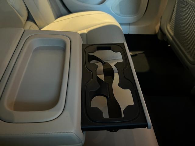 V60 クロスカントリー T5 AWD プロ harman/kardon HUD 純正ナビ TV 全方位カメラ 白革 エアシート シートヒーター パワーシート LEDヘッドライト 19インチAW パワーバックドア 液晶メーター ワンオーナー(48枚目)