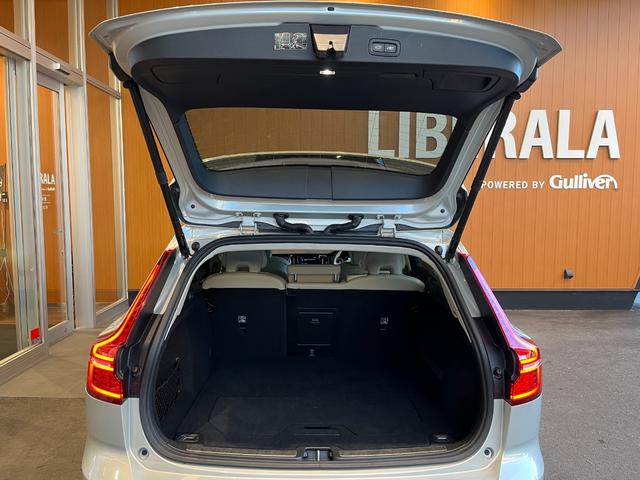 V60 クロスカントリー T5 AWD プロ harman/kardon HUD 純正ナビ TV 全方位カメラ 白革 エアシート シートヒーター パワーシート LEDヘッドライト 19インチAW パワーバックドア 液晶メーター ワンオーナー(57枚目)