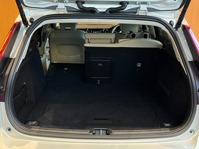V60 クロスカントリー T5 AWD プロ harman/kardon HUD 純正ナビ TV 全方位カメラ 白革 エアシート シートヒーター パワーシート LEDヘッドライト 19インチAW パワーバックドア 液晶メーター ワンオーナー(59枚目)