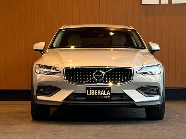 V60 クロスカントリー T5 AWD プロ harman/kardon HUD 純正ナビ TV 全方位カメラ 白革 エアシート シートヒーター パワーシート LEDヘッドライト 19インチAW パワーバックドア 液晶メーター ワンオーナー(63枚目)