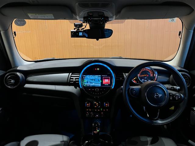 ＬＩＢＥＲＡＬＡの名前の由来はラテン語で「ｌｉｂｅｒａ：自由」と「ａｌａ：翼」を意味し、それらを組合せた造語です。自由な翼を得て思う存分人生を謳歌して欲しいという願いが込められています。