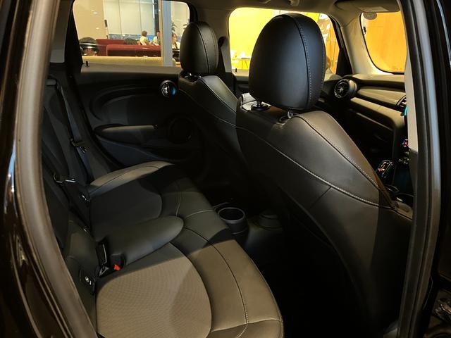 ＬＩＢＥＲＡＬＡでは輸入車でも最長１０年間の保証がご選択頂けます。「中古車は不安」というお客様の声にお応えし、お客様の安心安全のために業界最長の保証を実現致しました。