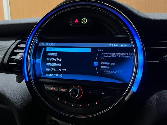 ご遠方の場合でも、下取り車両の金額を概算でお出しすることは可能でございます。車検証をお手元に、走行距離をご確認の上お問い合わせくださいませ。