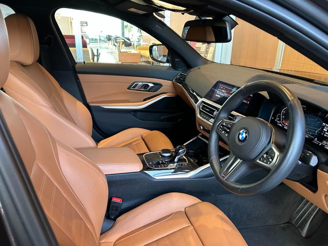 ＬＩＢＥＲＡＬＡは、ＢＭＷ・メルセデス・アウディというドイツのプレミアム３ブランドを中心とした、各ブランドを同時に乗り較べる事ができます。