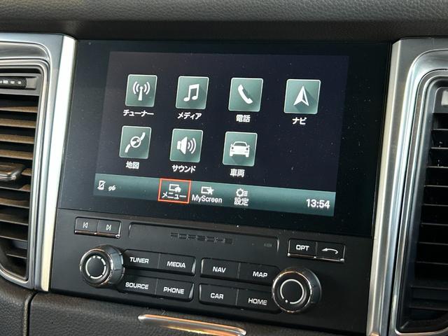マカン マカン　ＰＡＳＭ　ＬＫＡ　純正ナビ　ＴＶ　バック／サイドカメラ　黒革　１４ＷＡＹパワーシート　シートヒーター　パワーバックドア　１８インチＡＷ　センターカラークレスト　キセノンライト　オートエアコン　ＥＴＣ（12枚目）