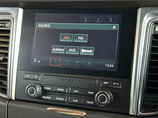 マカン マカン　ＰＡＳＭ　ＬＫＡ　純正ナビ　ＴＶ　バック／サイドカメラ　黒革　１４ＷＡＹパワーシート　シートヒーター　パワーバックドア　１８インチＡＷ　センターカラークレスト　キセノンライト　オートエアコン　ＥＴＣ（13枚目）