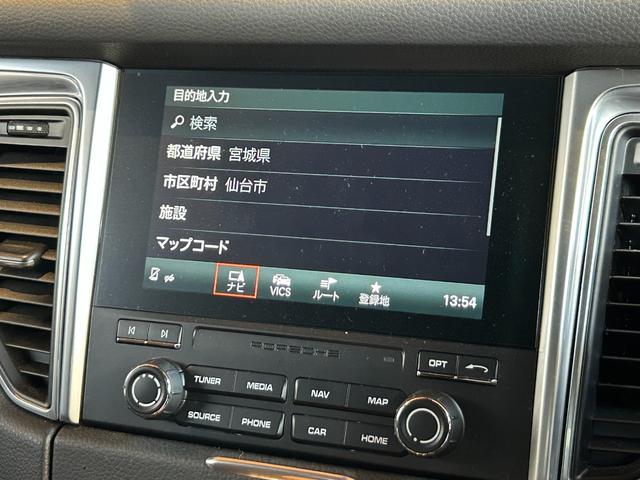 マカン マカン　ＰＡＳＭ　ＬＫＡ　純正ナビ　ＴＶ　バック／サイドカメラ　黒革　１４ＷＡＹパワーシート　シートヒーター　パワーバックドア　１８インチＡＷ　センターカラークレスト　キセノンライト　オートエアコン　ＥＴＣ（14枚目）