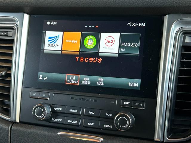 マカン マカン　ＰＡＳＭ　ＬＫＡ　純正ナビ　ＴＶ　バック／サイドカメラ　黒革　１４ＷＡＹパワーシート　シートヒーター　パワーバックドア　１８インチＡＷ　センターカラークレスト　キセノンライト　オートエアコン　ＥＴＣ（15枚目）