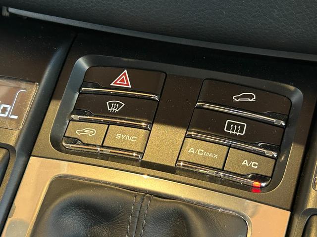 マカン マカン　ＰＡＳＭ　ＬＫＡ　純正ナビ　ＴＶ　バック／サイドカメラ　黒革　１４ＷＡＹパワーシート　シートヒーター　パワーバックドア　１８インチＡＷ　センターカラークレスト　キセノンライト　オートエアコン　ＥＴＣ（20枚目）