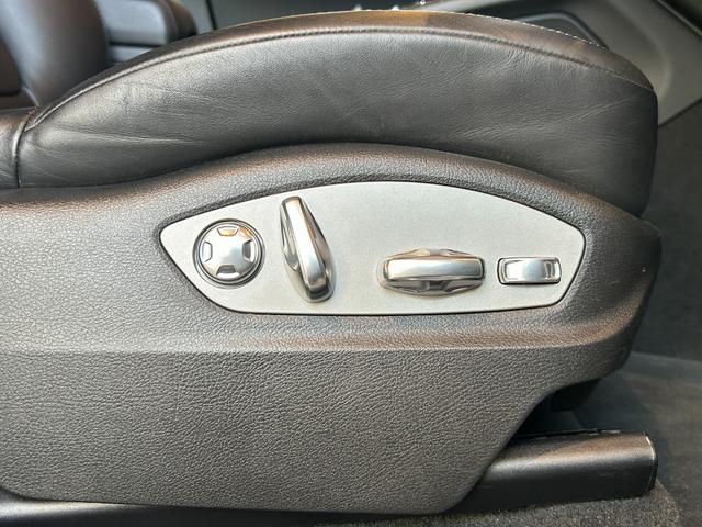 マカン マカン　ＰＡＳＭ　ＬＫＡ　純正ナビ　ＴＶ　バック／サイドカメラ　黒革　１４ＷＡＹパワーシート　シートヒーター　パワーバックドア　１８インチＡＷ　センターカラークレスト　キセノンライト　オートエアコン　ＥＴＣ（38枚目）