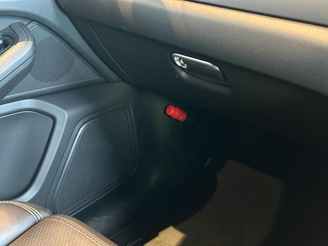 マカン マカン　ＰＡＳＭ　ＬＫＡ　純正ナビ　ＴＶ　バック／サイドカメラ　黒革　１４ＷＡＹパワーシート　シートヒーター　パワーバックドア　１８インチＡＷ　センターカラークレスト　キセノンライト　オートエアコン　ＥＴＣ（44枚目）