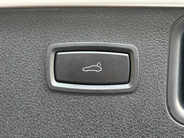 マカン マカン　ＰＡＳＭ　ＬＫＡ　純正ナビ　ＴＶ　バック／サイドカメラ　黒革　１４ＷＡＹパワーシート　シートヒーター　パワーバックドア　１８インチＡＷ　センターカラークレスト　キセノンライト　オートエアコン　ＥＴＣ（61枚目）