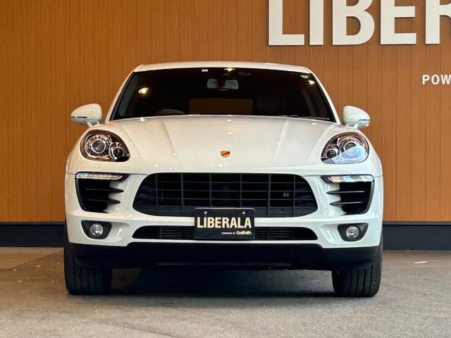 マカン マカン　ＰＡＳＭ　ＬＫＡ　純正ナビ　ＴＶ　バック／サイドカメラ　黒革　１４ＷＡＹパワーシート　シートヒーター　パワーバックドア　１８インチＡＷ　センターカラークレスト　キセノンライト　オートエアコン　ＥＴＣ（62枚目）