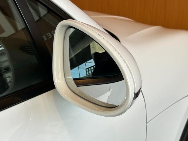 マカン マカン　ＰＡＳＭ　ＬＫＡ　純正ナビ　ＴＶ　バック／サイドカメラ　黒革　１４ＷＡＹパワーシート　シートヒーター　パワーバックドア　１８インチＡＷ　センターカラークレスト　キセノンライト　オートエアコン　ＥＴＣ（77枚目）