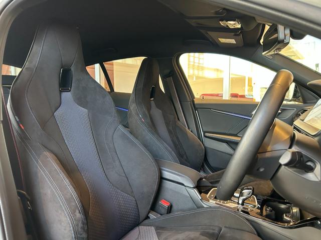 １シリーズ １１８ｄ　Ｍスポーツ　ｉＤｒｉｖｅナビゲーションＰＫＧ　コンフォートＰＫＧ　ＭスポーツプラスＰＫＧ　ＴＶ　ＬＥＤヘッドライト　１８インチＡＷ　Ｍスポーツシート　Ｍスポーツブレーキ　コンフォートアクセス　パワーバックドア（7枚目）